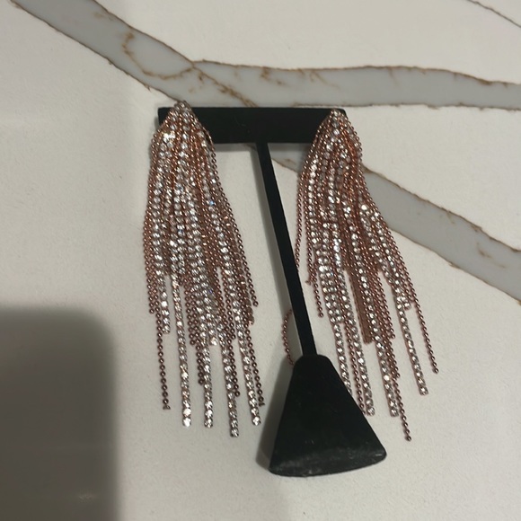 Humble Chic rose gold earrings - Picture 3 of 7